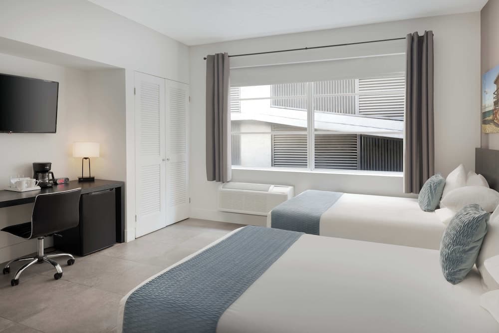 MB Hotel, Trademark Collection by Wyndham 1