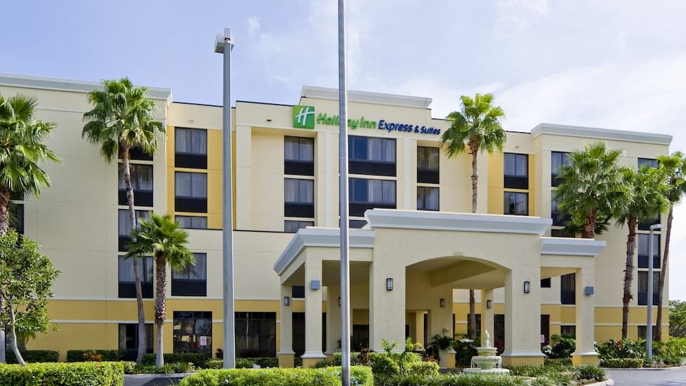 Holiday Inn Express & Suites Kendall East Miami by IHG 1