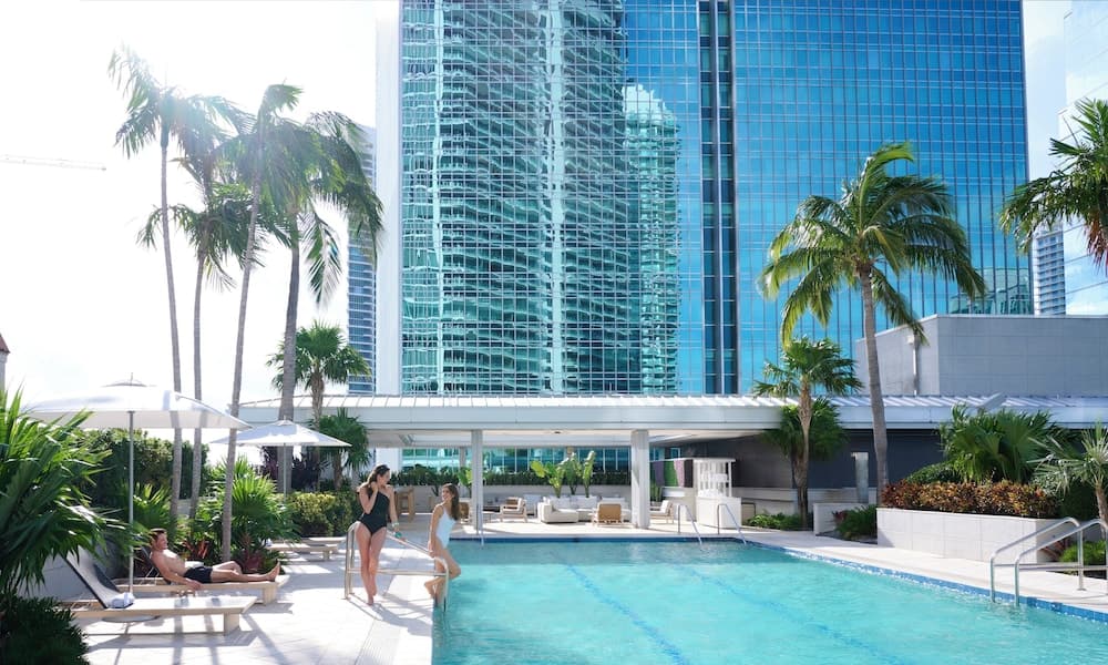 Hotel AKA Brickell 1