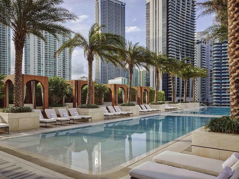 SLS LUX Brickell 1
