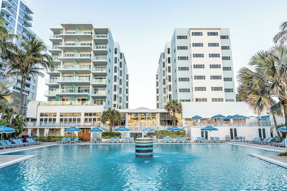 Sherry Frontenac Oceanfront Hotel 1