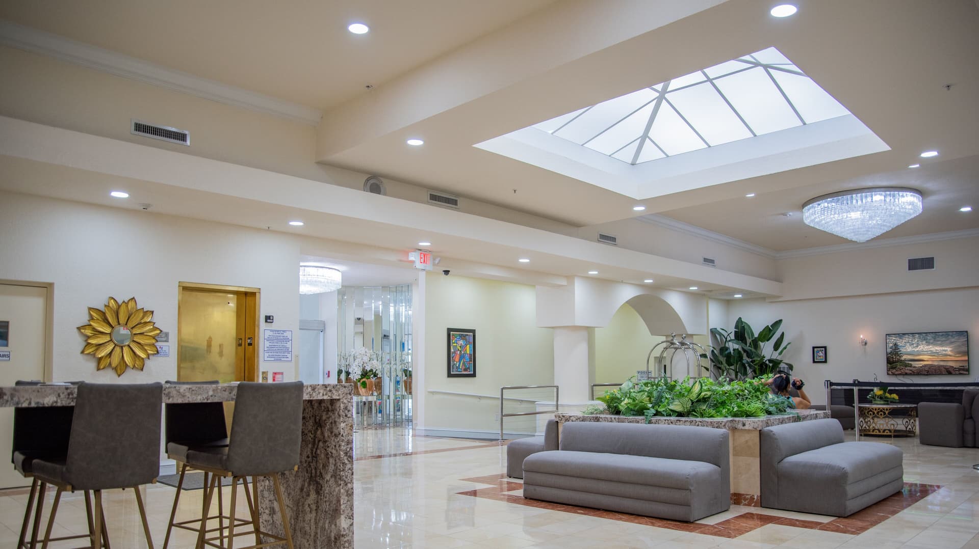 Crystal Beach Suites Miami Oceanfront Hotel 4
