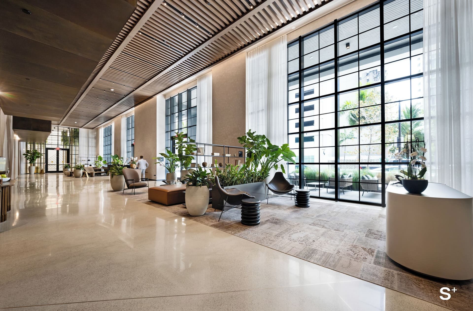 Stayplus Luxury Condo in Downtown Miami 2
