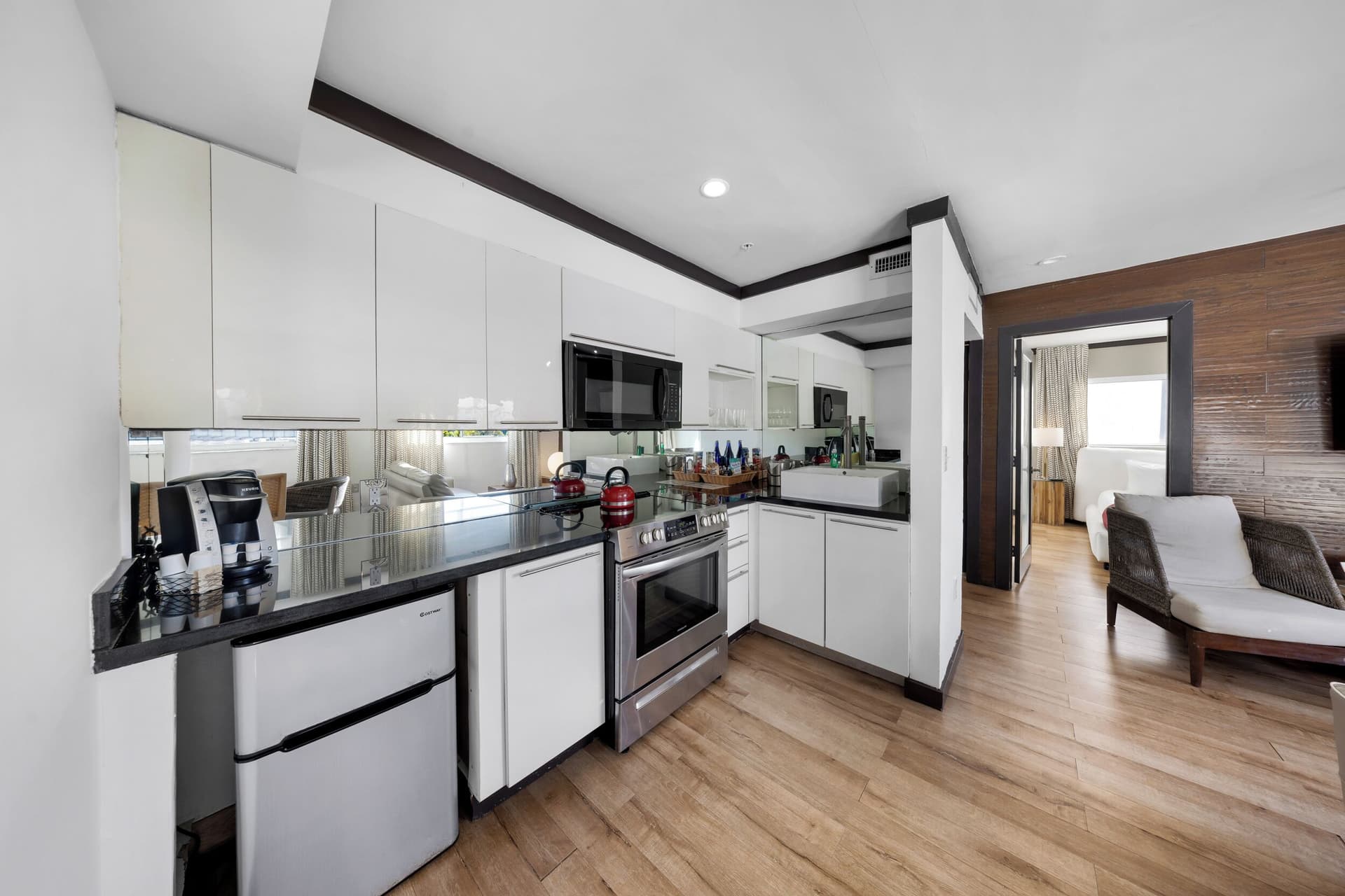 The Shoreline Suites 4