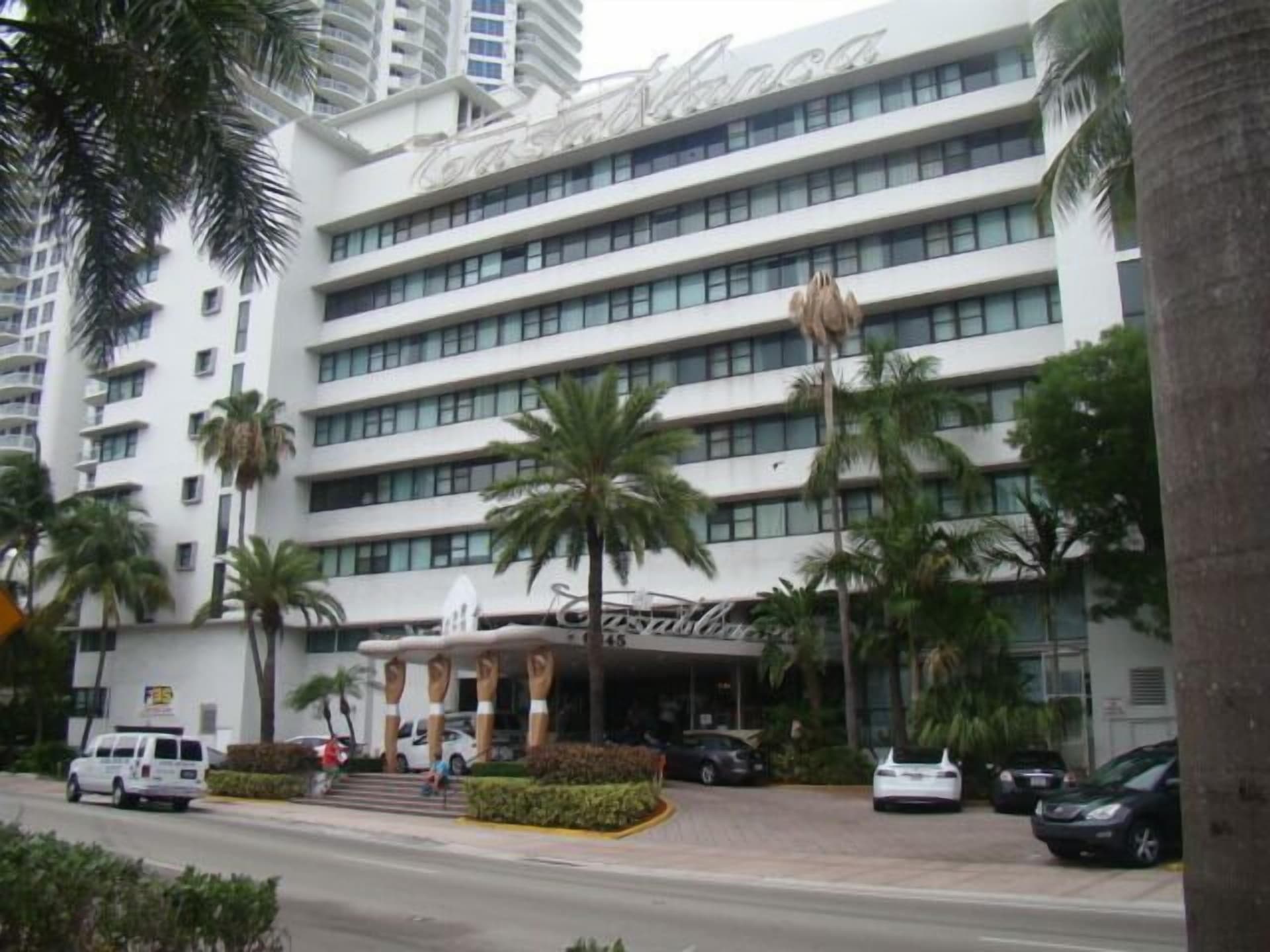 Casablanca by Design Suites Miami 3